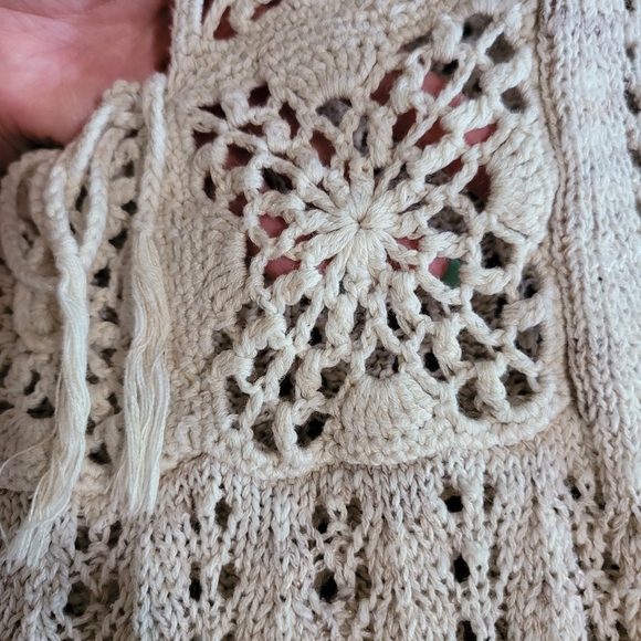 American Rags Size M Women's Long Sleeve Knit Sweater Tan Shark bite - Picture 7 of 10